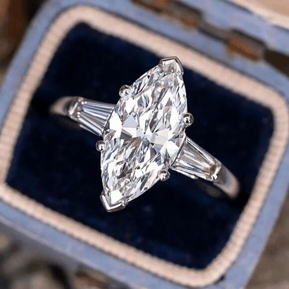 STERLING SILVER MARQUISE CUT DIAMOND WEDDING ENGAGEMENT RING - Picture 3 of 6